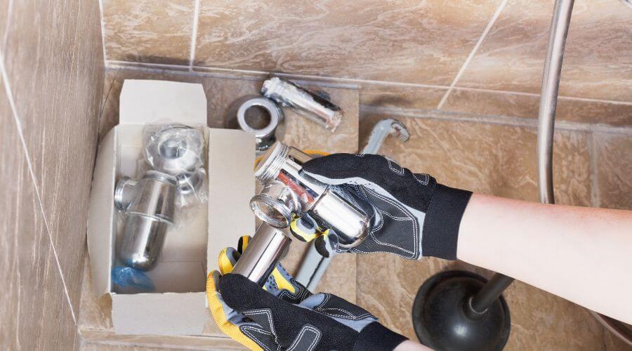 Professional gutter cleaning in Shannon City, IA